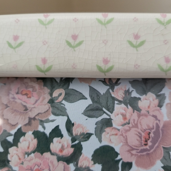 Vintage Ceramic Picture Frame with Floral Pattern - Picture 4 of 13